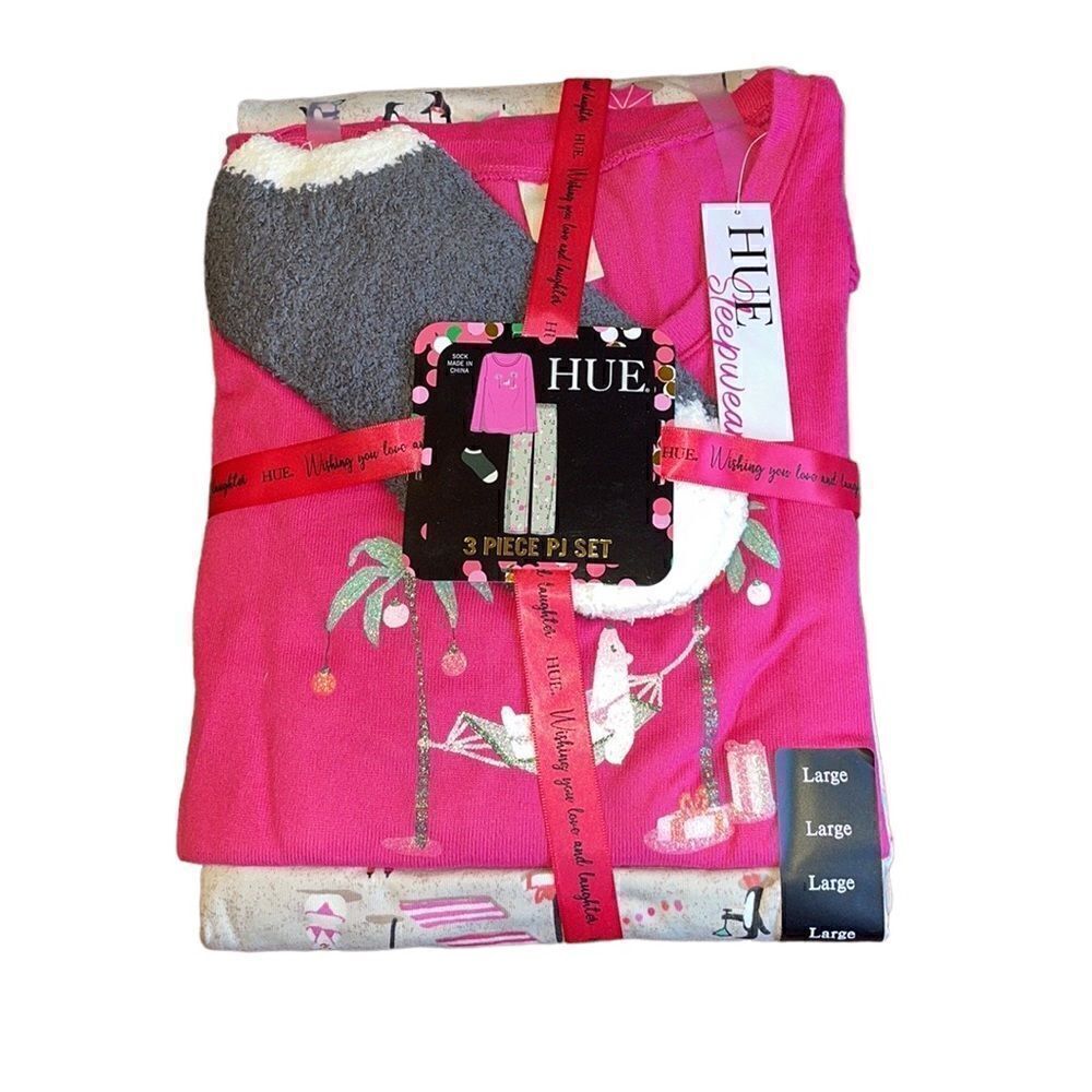 Hue 3 piece pajama set at the beach